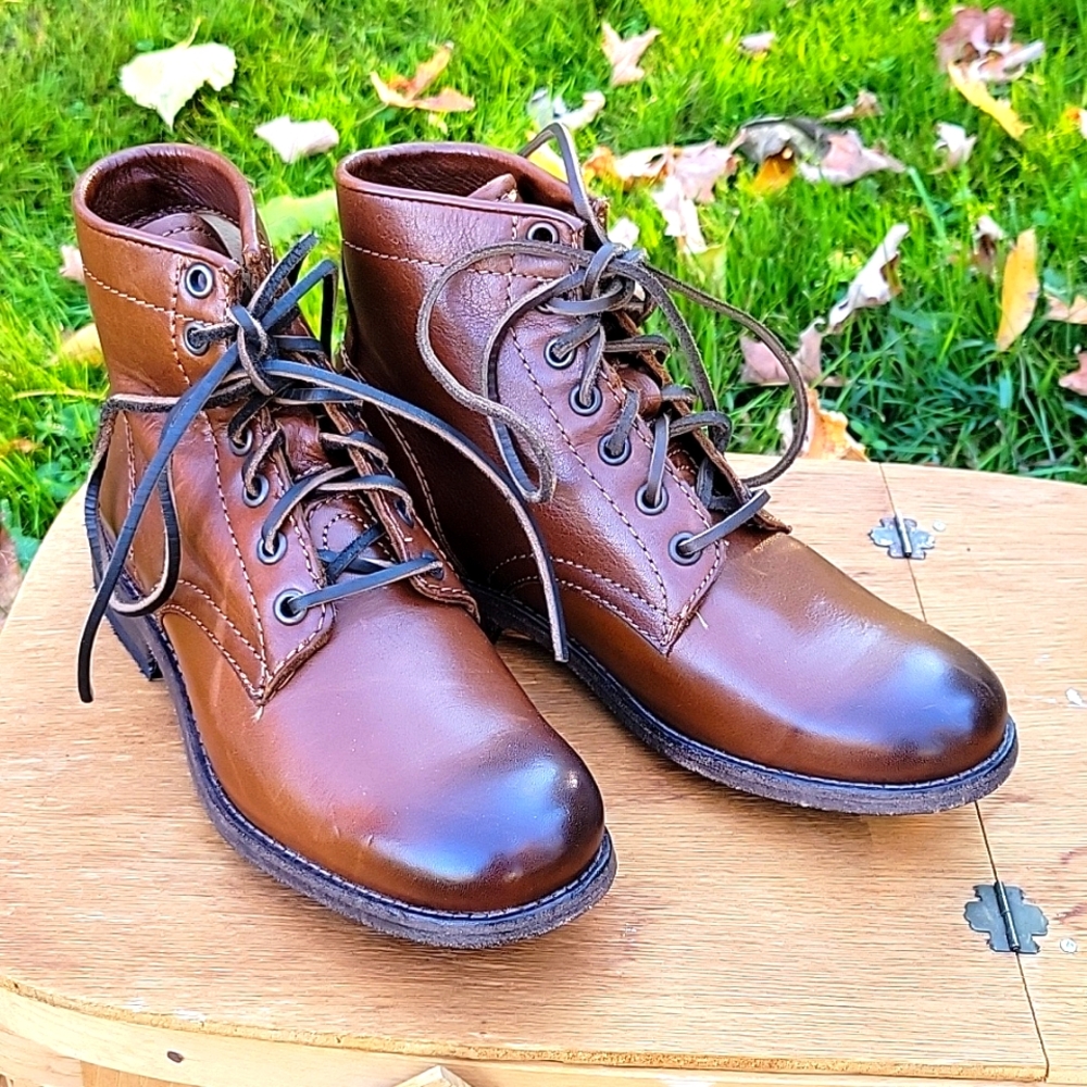 NWOB Frye Tyler lace-up boots size 5.5/6N
